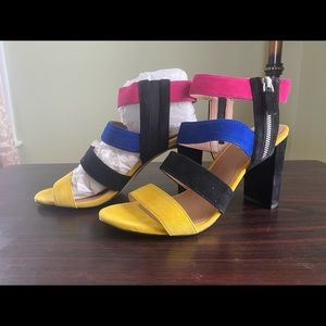 *NEW*TAHARI MULTI-COLORED HEELED SANDAL 9.5 Medium
